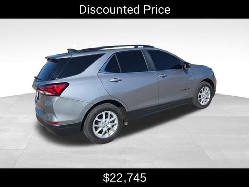Used 2024 Chevrolet Equinox LT FWD image 3