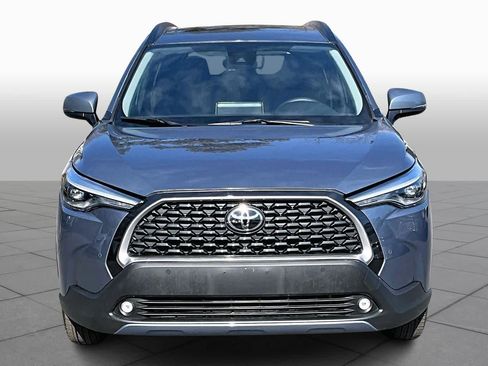 Used 2022 Toyota Corolla Cross XLE image 4