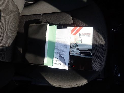 Used 2013 Dodge Avenger SE FWD image 22