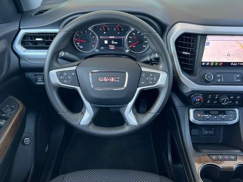 Used 2023 GMC Acadia SLE w/ Driver Convenience Package FWD image 17