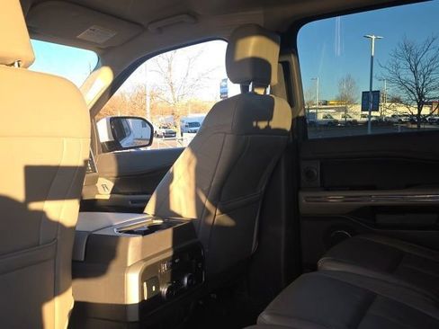 Used 2019 Ford Expedition Max XLT w/ Equipment Group 202A image 8