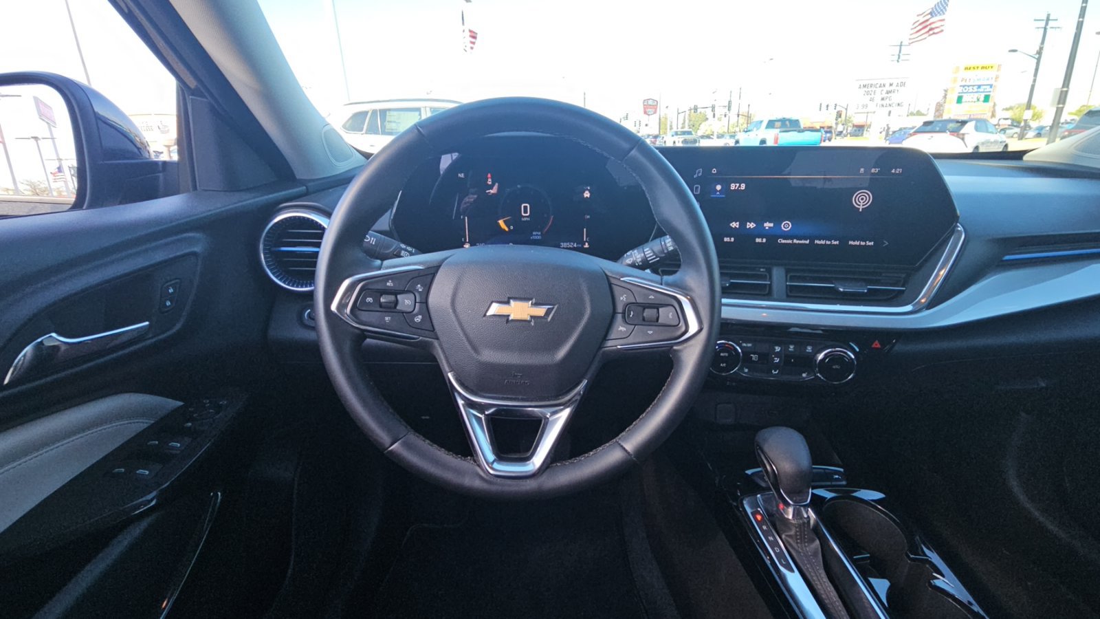 Used 2024 Chevrolet Trax LT w/ Driver Confidence Package FWD image 10