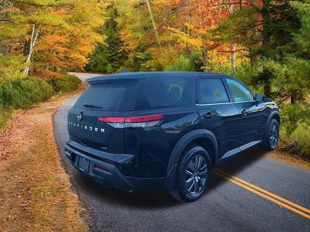 Certified 2024 Nissan Pathfinder S AWD/4WD image 3