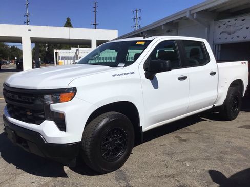 Used 2023 Chevrolet Silverado 1500 W/T w/ Trailering Package AWD/4WD image 2