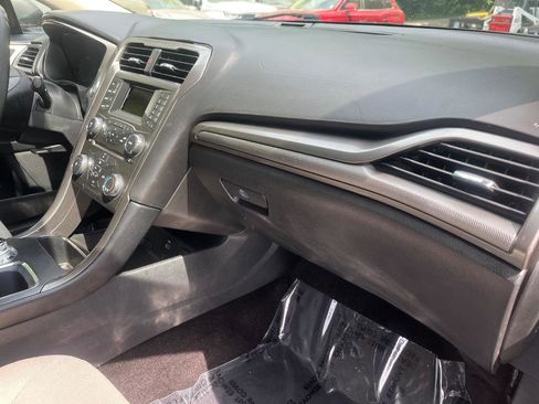 Used 2017 Ford Fusion S FWD image 34