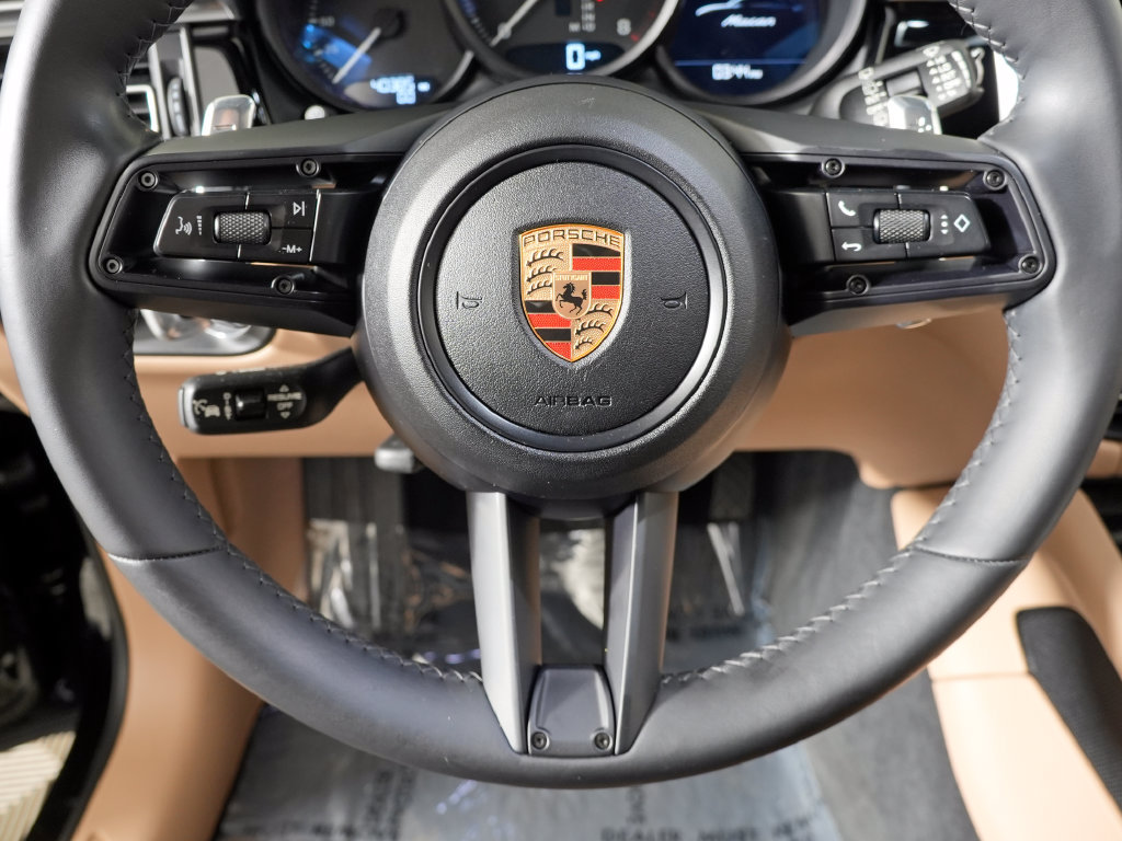 Certified 2024 Porsche Macan w/ Premium Plus Package AWD/4WD image 23