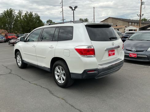Used 2012 Toyota Highlander SE w/ Tow Pkg AWD/4WD image 7