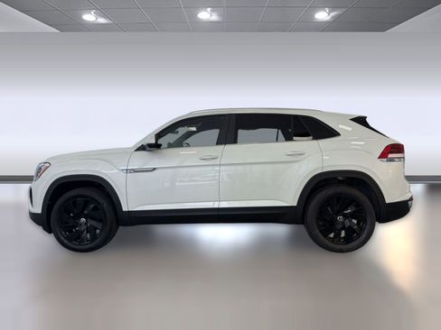 New 2026 Volkswagen Atlas Cross Sport SE FWD image 2