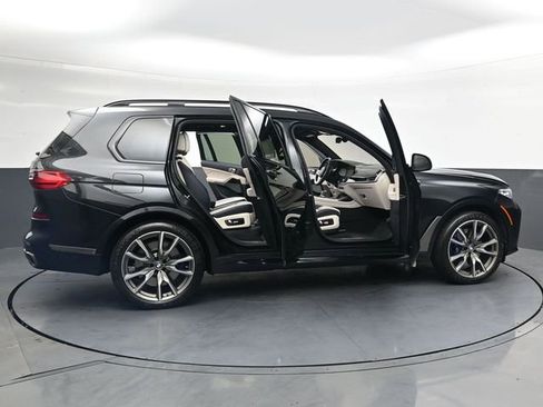 Used 2020 BMW X7 M50i w/ Dynamic Handling Package AWD/4WD image 35