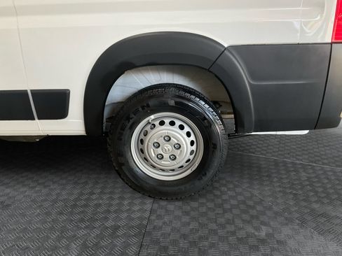 Used 2025 RAM ProMaster 2500 w/ Safety Group FWD image 16