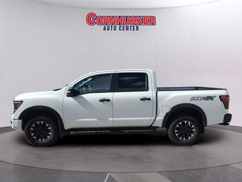 Used 2021 Nissan Titan PRO-4X w/ Pro-4x Convenience Package AWD/4WD image 4