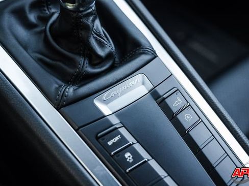 Used 2016 Porsche Cayman RWD image 17