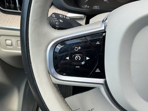 Used 2019 Volvo XC60 T8 Inscription w/ Advanced Package AWD/4WD image 16