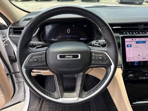 Used 2021 Jeep Grand Cherokee L Limited RWD image 15