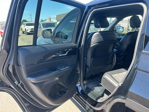 Used 2023 Jeep Grand Cherokee Altitude AWD/4WD image 35
