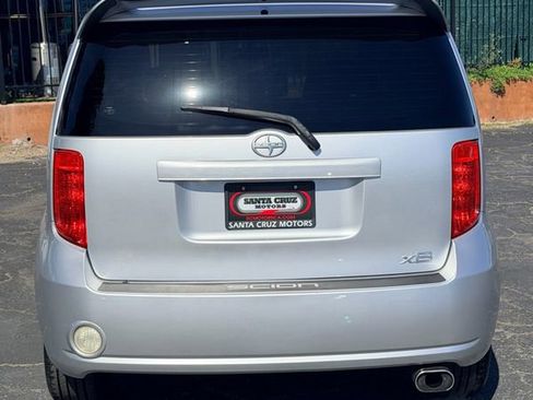 Used 2009 Scion xB FWD image 5
