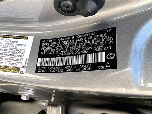 Used 2020 Lexus UX 200 w/ Premium Package image 35