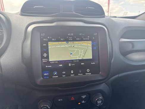 Used 2023 Jeep Renegade Latitude AWD/4WD image 14