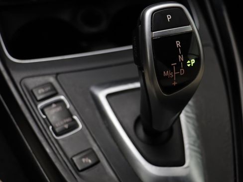 Used 2020 BMW 230i xDrive Convertible w/ Convenience Package image 11