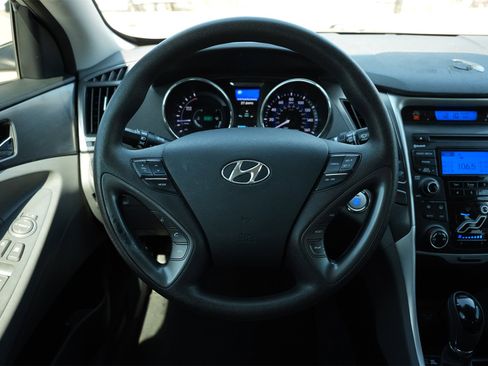 Used 2013 Hyundai Sonata Hybrid image 10