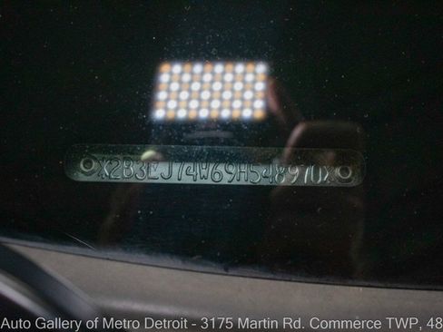 Used 2009 Dodge Challenger SRT8 w/ SRT Option Group II RWD image 17