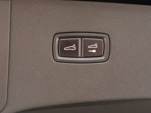 Used 2023 Porsche Cayenne S image 7