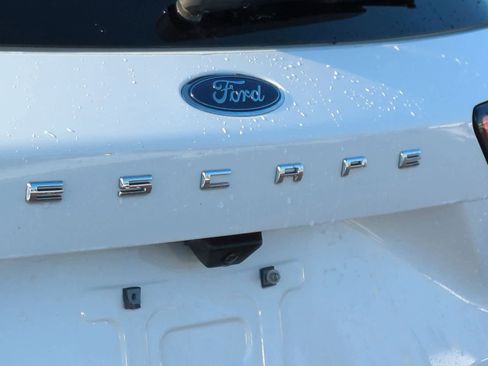 Certified 2022 Ford Escape SE w/ Cold Weather Package image 13