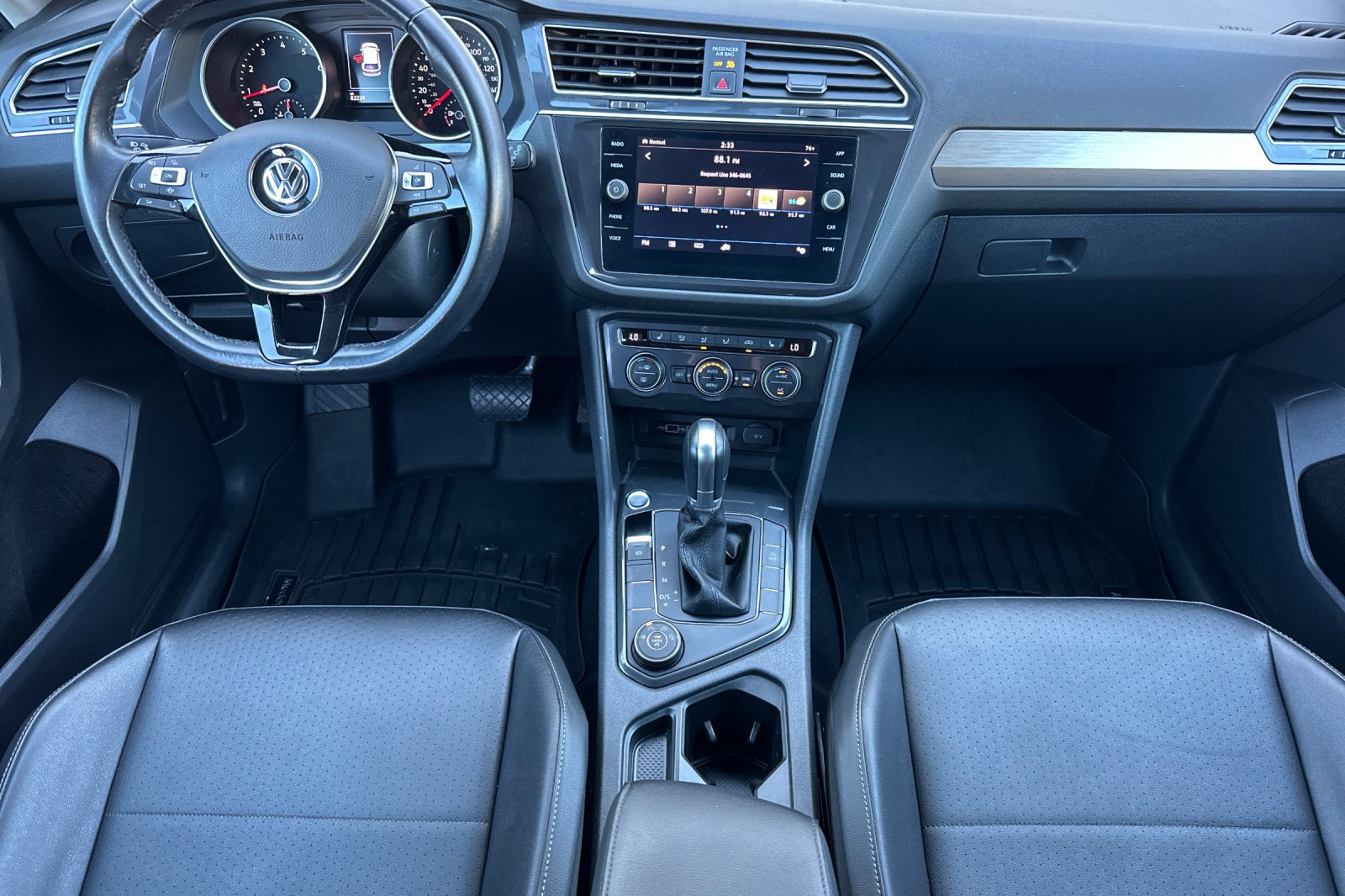 Used 2019 Volkswagen Tiguan SE AWD/4WD image 14