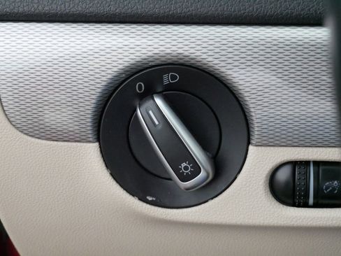 Used 2017 Volkswagen Jetta SE image 25