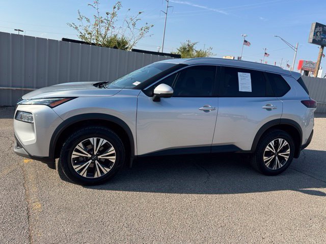 Used 2022 Nissan Rogue SV w/ SV Premium Package FWD image 3