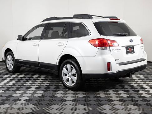 Used 2012 Subaru Outback 2.5i Premium w/ All-Weather Pkg image 4