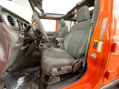 Used 2023 Jeep Wrangler Unlimited w/ Sun & Screen Package AWD/4WD image 4