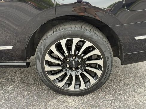 Used 2023 Lincoln Navigator Black Label AWD/4WD image 6