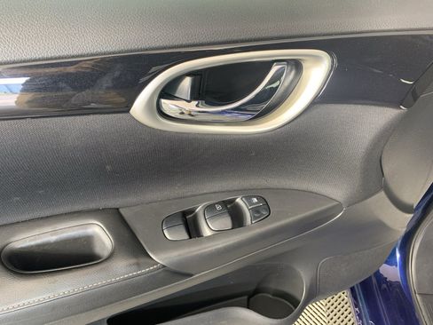 Used 2019 Nissan Sentra SV FWD image 12