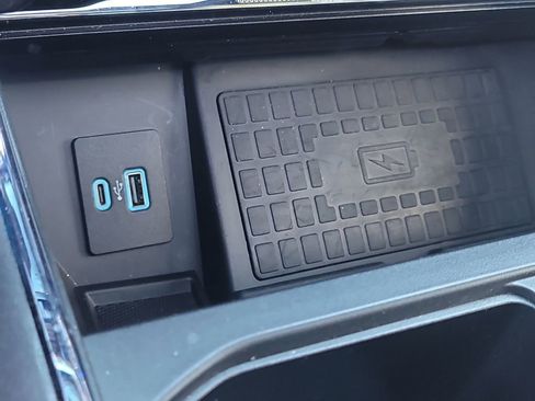 Used 2022 Ford F150 Lariat w/ Equipment Group 502A High image 25