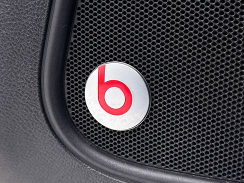 Used 2018 Chrysler 300 S w/ 300S Premium Group image 7