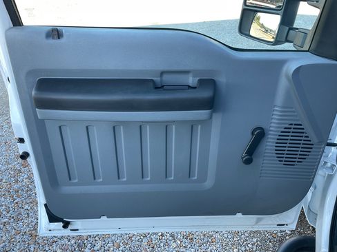 Used 2011 Ford F250 XL image 18