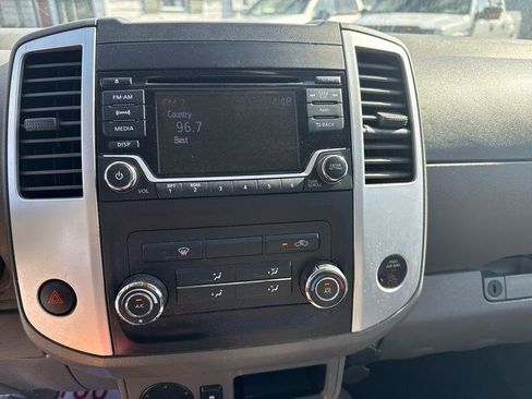 Used 2016 Nissan Frontier SV image 10