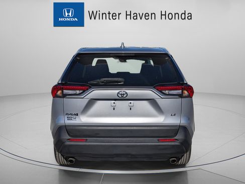 Used 2022 Toyota RAV4 LE image 7
