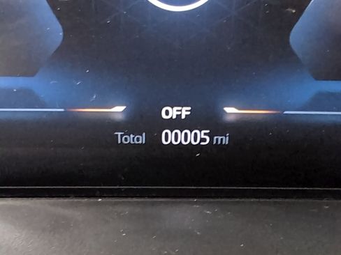 New 2026 BMW X5 sDrive40i w/ Climate Comfort Package image 18