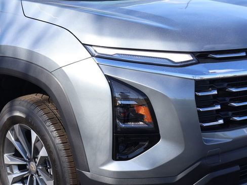 New 2026 Chevrolet Equinox LT w/ Convenience Package II image 3