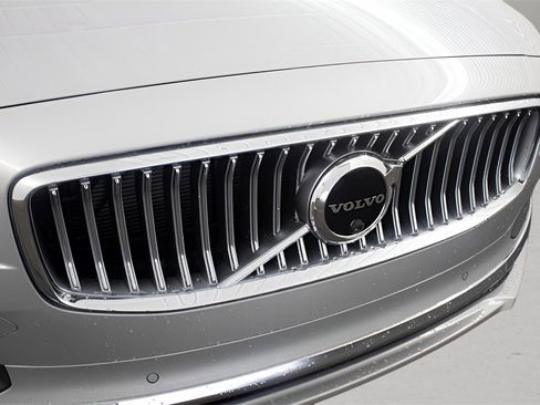 Certified 2025 Volvo S90 B6 Ultra image 33