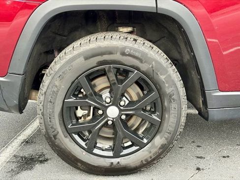 Used 2024 Jeep Grand Cherokee L Limited image 31