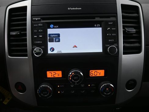Used 2013 Nissan Frontier PRO-4X w/ Pro-4x Luxury Pkg AWD/4WD image 26