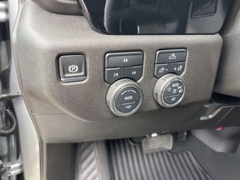 Used 2025 Chevrolet Silverado 2500 LT w/ Convenience Package AWD/4WD image 17