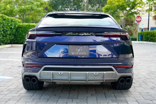 Used 2022 Lamborghini Urus AWD/4WD image 25