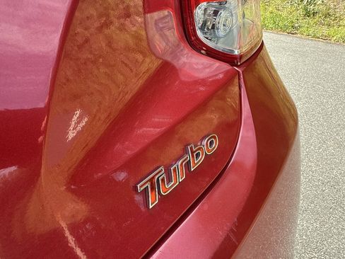 Used 2016 Hyundai Veloster Turbo FWD image 24