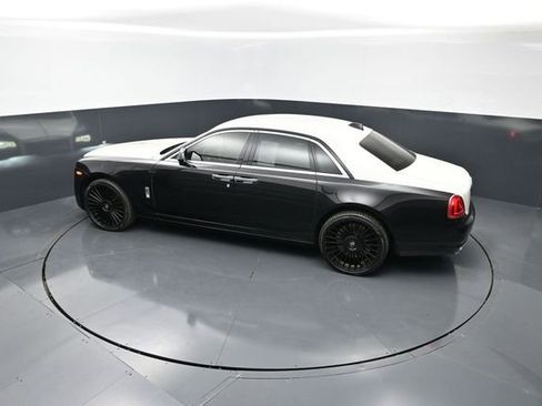Used 2019 Rolls-Royce Ghost RWD image 16