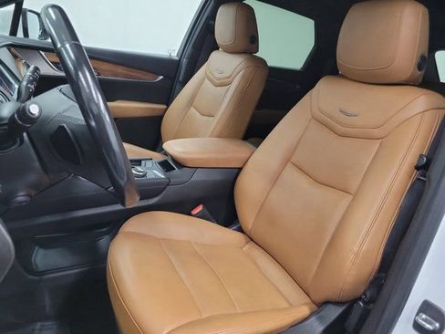 Used 2022 Cadillac XT5 Premium Luxury w/ Technology Package FWD image 22