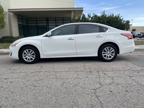 Used 2015 Nissan Altima 2.5 S FWD image 3